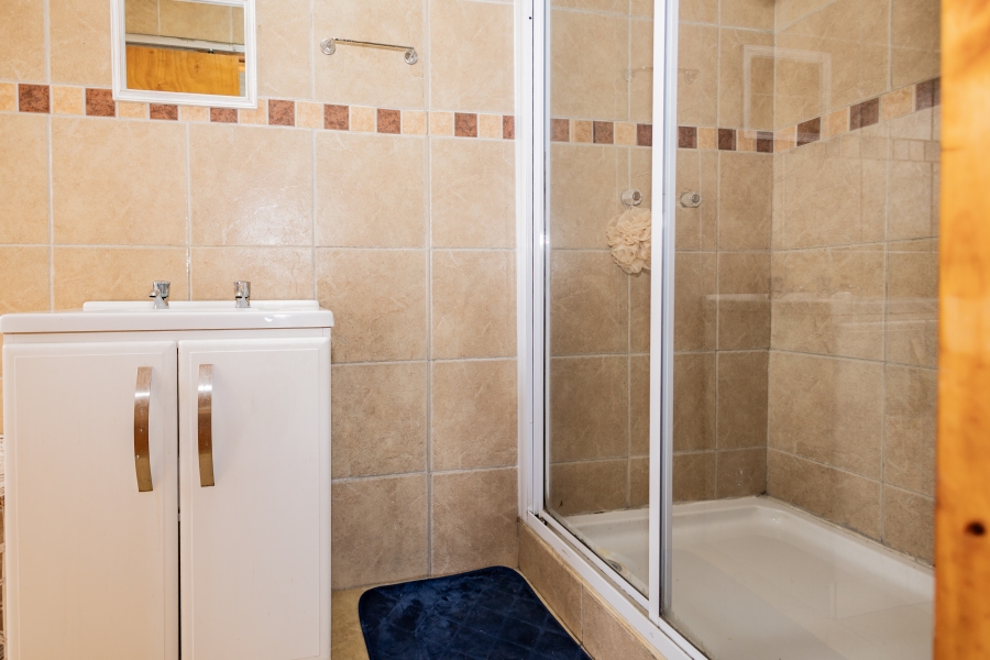 5 Bedroom Property for Sale in Ruyterwacht Western Cape